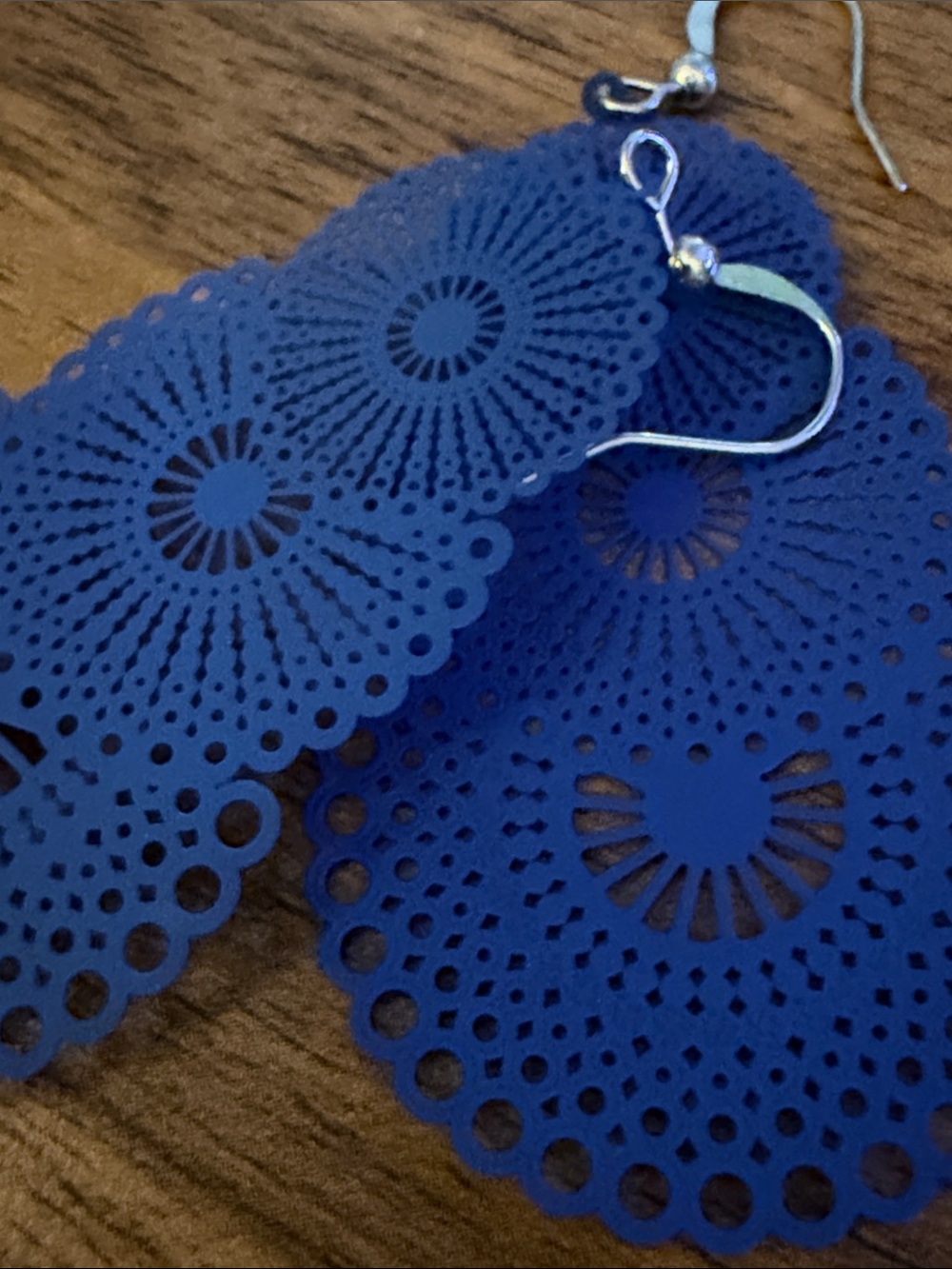 Blue Laser-Cut Teardrop Filigree Earrings - Unbranded - Picture 3 of 3